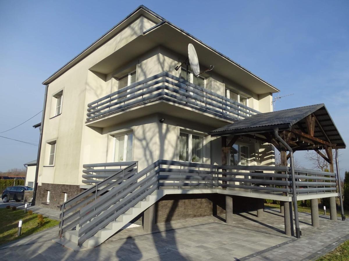 פז'מיסל Villa Sanriver מראה חיצוני תמונה